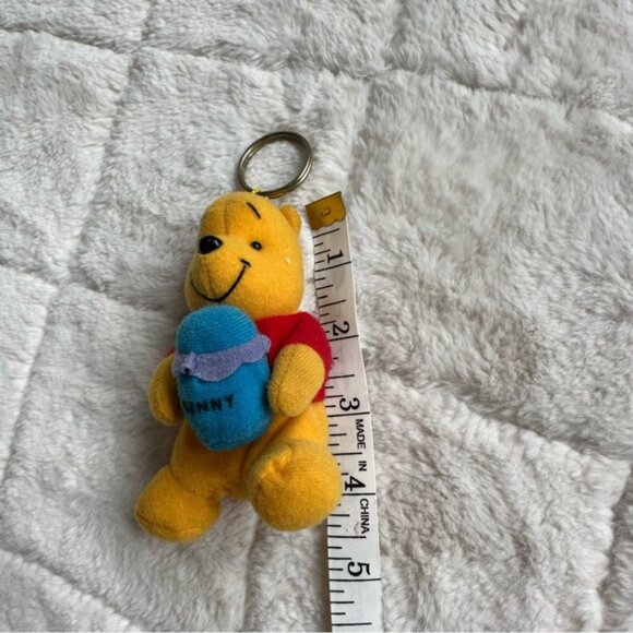 Disney | Y2K 90's Winnie The Pooh Keychain - Picture 9 of 9